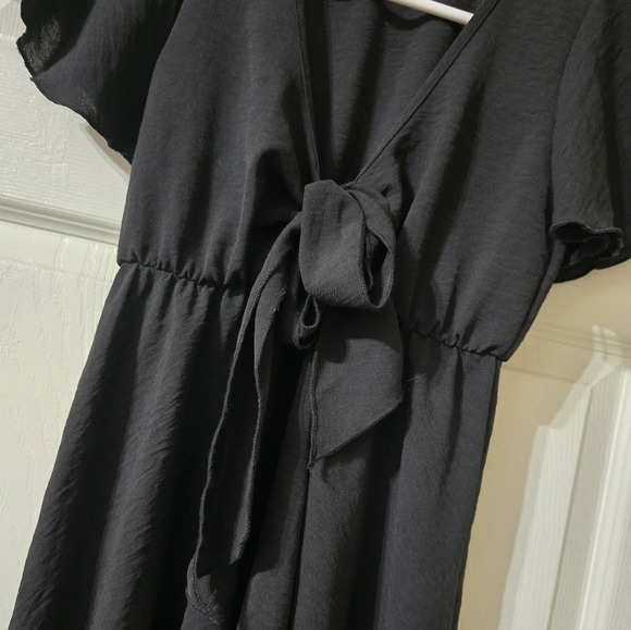 See You Monday Tie Front Flutter Sleeve Flowy Mini Dress, Stretchy Bust, EUC! - Picture 2 of 7